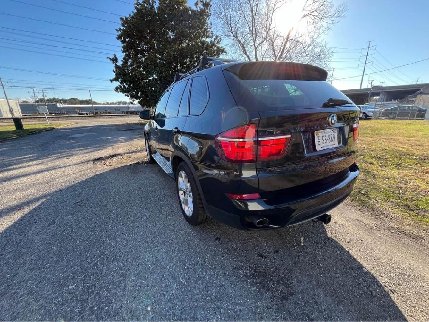 2011 Black /Tan BMW X5 xDrive 35D (5UXZW0C50BL) with an 3.0 M57 Diesel engine, Automatic transmission, located at 5700 Curlew Drive, Norfolk, VA, 23502, (757) 455-6330, 36.841885, -76.209412 - Photo#3